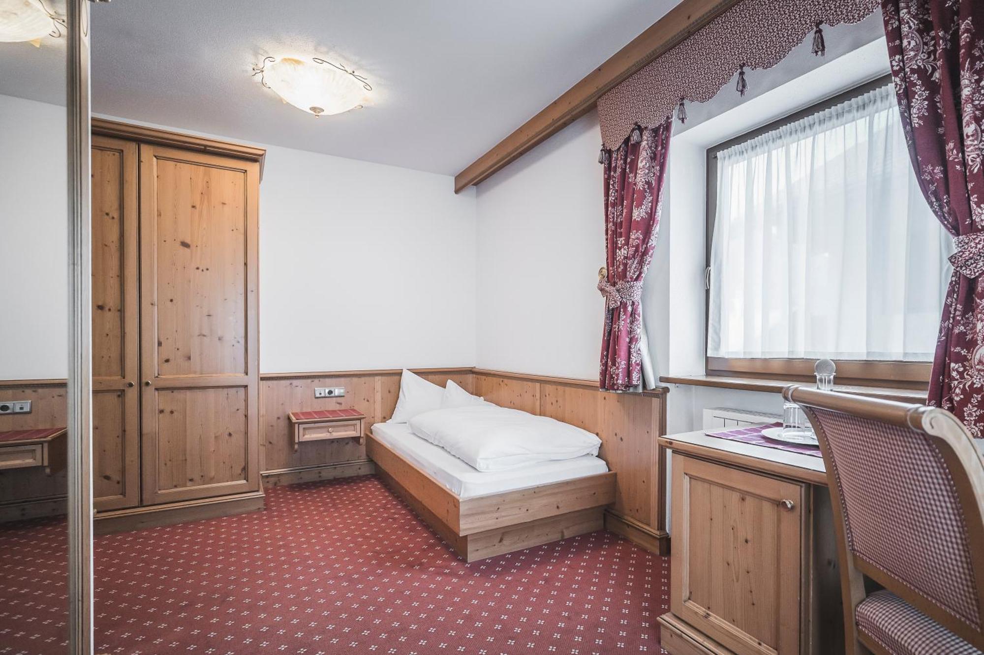 Alpenblick Hotel 4*